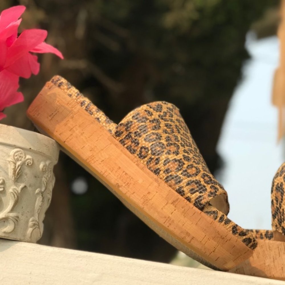 Stuart Weitzman Women's Leopard Platform Slide - Picture 8 of 14